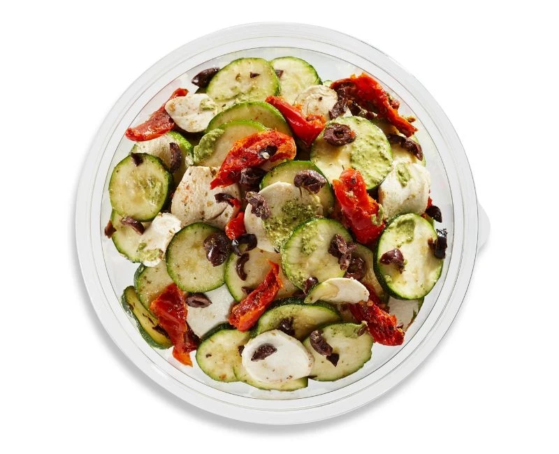 SALADE DE COURGETTES, TOMATES SÉCHÉES ET BOCCONCINI