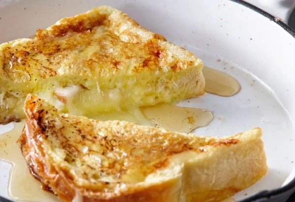 Apple and cheddar French toast pocket 